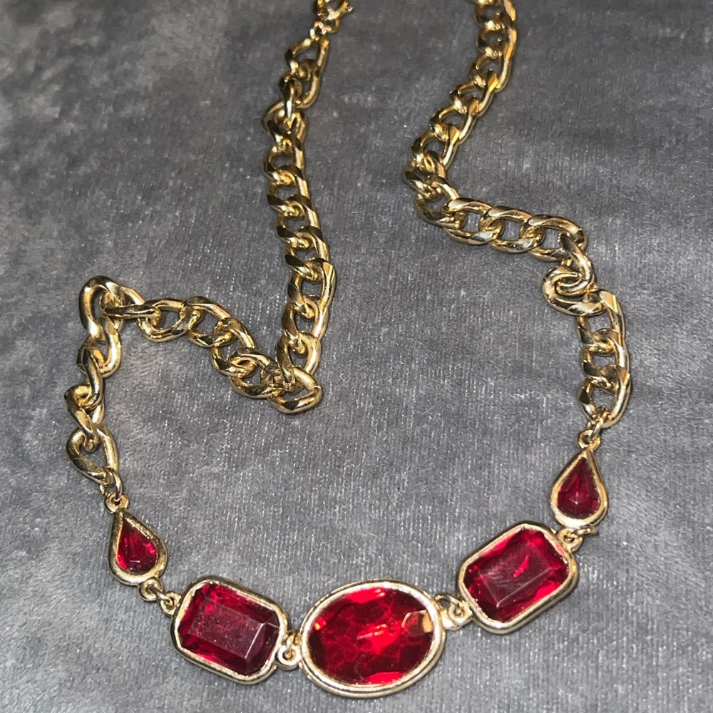 Vintage Red Chicklet Rhinestone Crystal Bezel Set Gold Tone Curb Chain Necklace